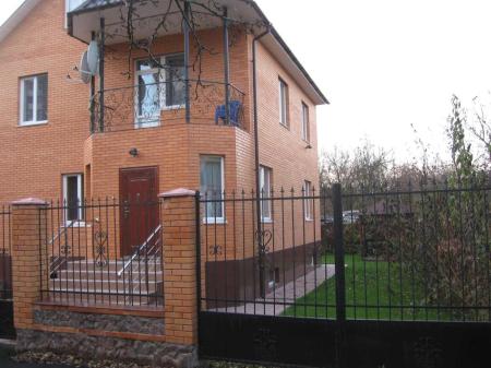 Здам 3-поверховий будинок