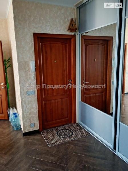 Продам 3-кімнатну квартиру