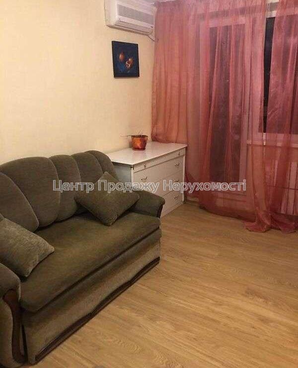 Фото У продажу 1 кімнатна квартира, метро Олексіївська10