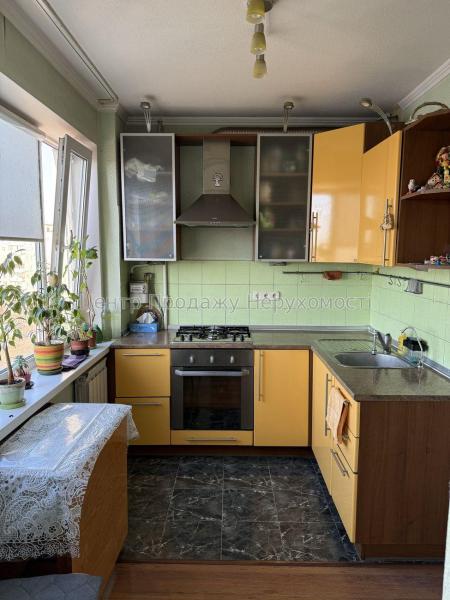 Продам 3-кімнатну квартиру