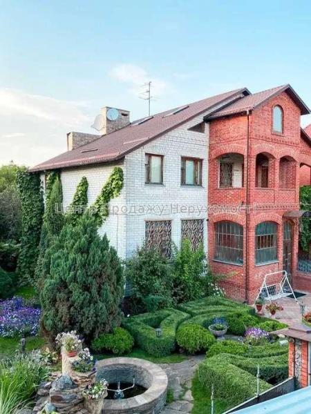 Продам 2-поверховий будинок