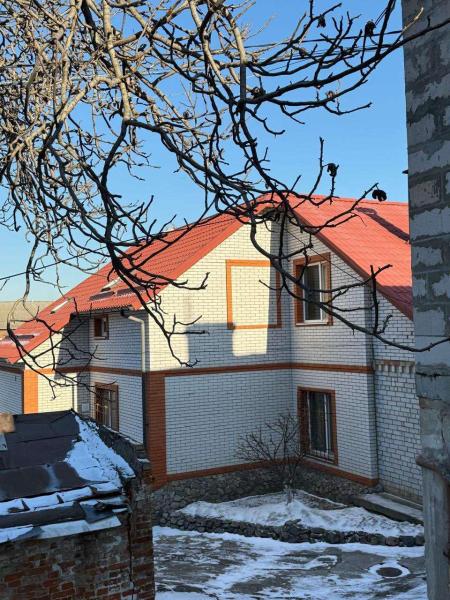 Продам 2-поверховий будинок