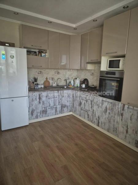 Продам 3-кімнатну квартиру