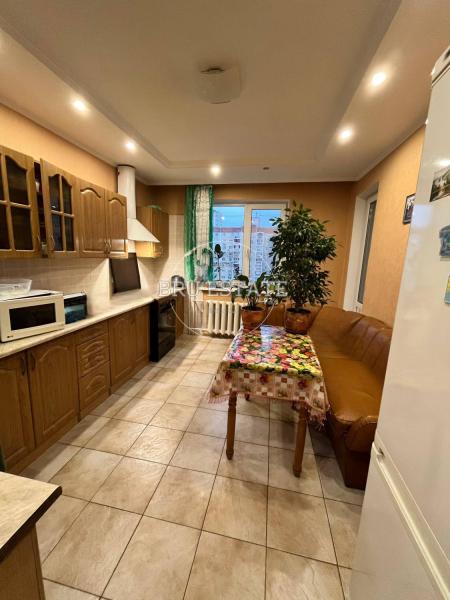 Продам 3-кімнатну квартиру