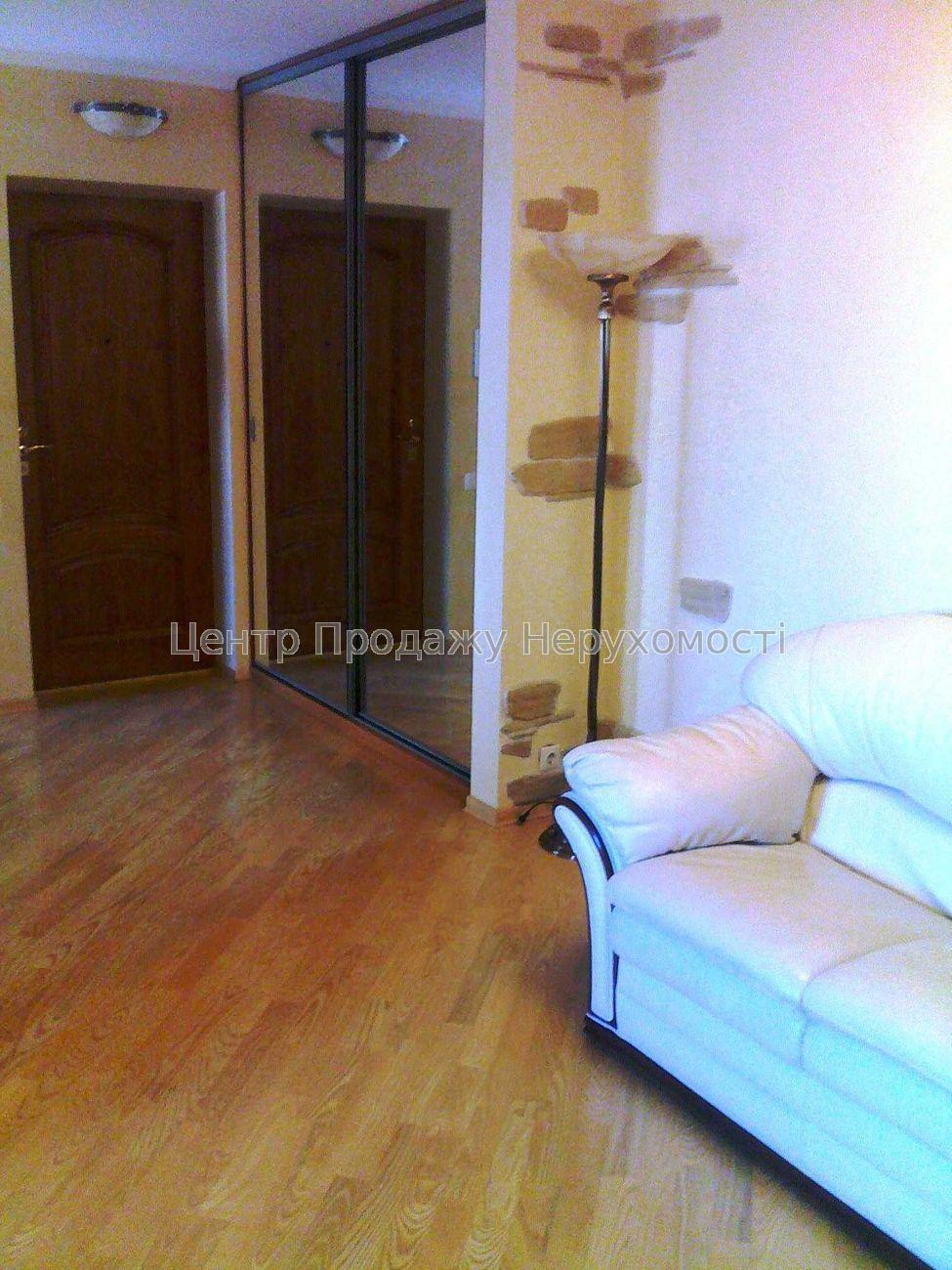 Фото Продаж 3-кімнатної квартири в Києві2