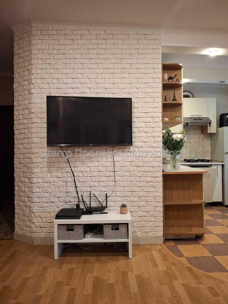 Фото Продам 2-кімнатну квартиру біля метро Дорогожичі ІВ4