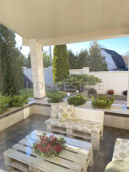 Продам 2-поверховий будинок