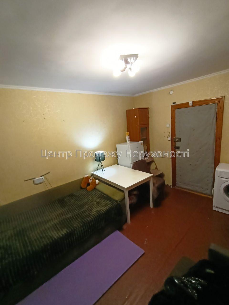 Фото У продажі кімната у гуртожитку по вул.Новопирогівська, 27/23
