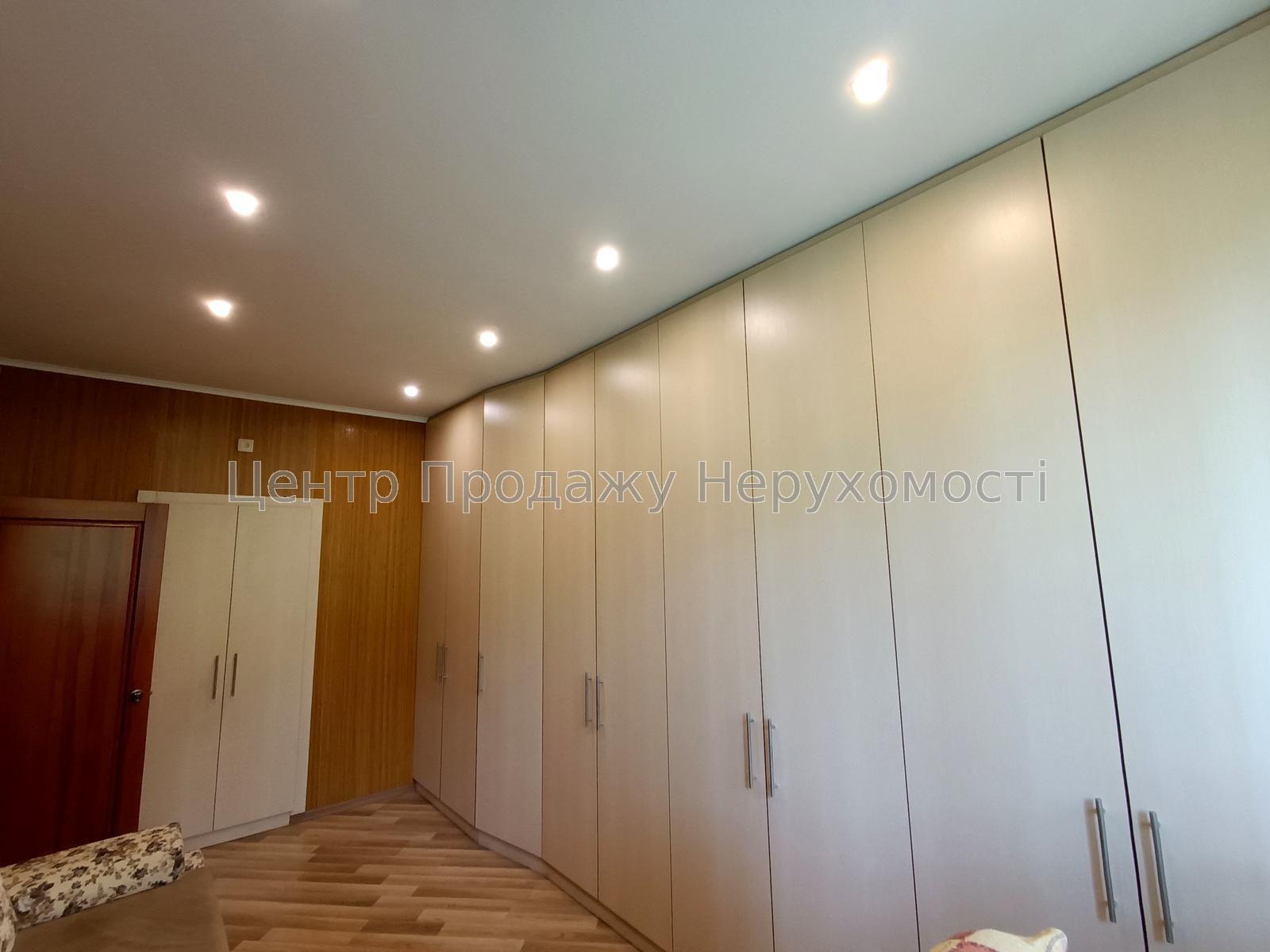 Фото Продам 3к квартиру в центрі, сталінка, м. Держпром Q813