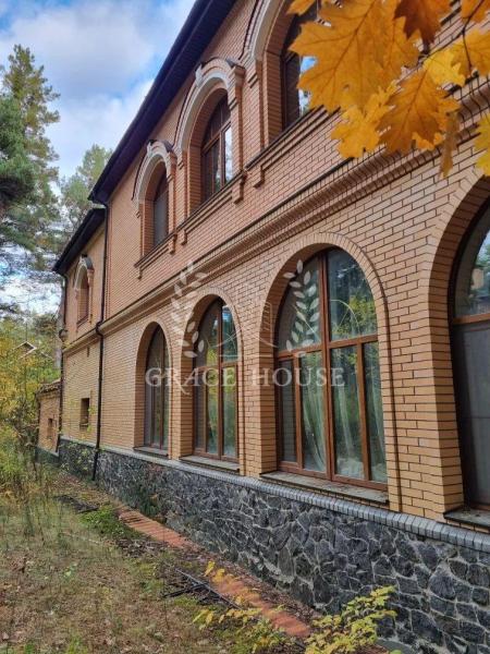 Продам 2-поверховий будинок