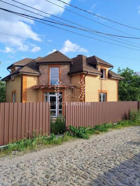 Продам 2-поверховий будинок