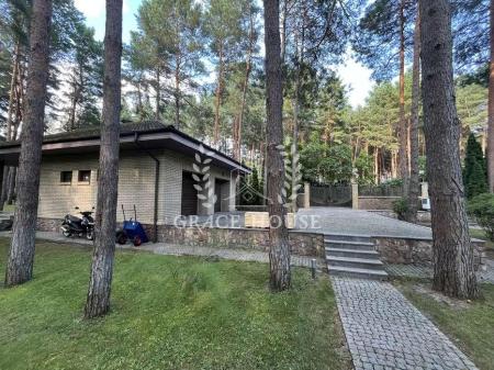 Продам 3-поверховий будинок