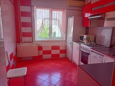 Продам 3-кімнатну квартиру