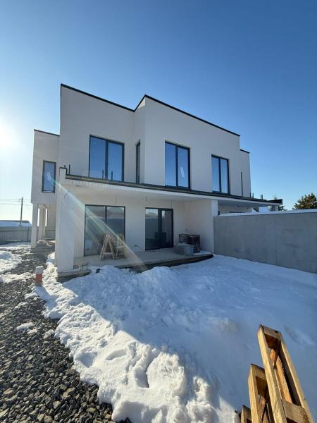 Продам 2-поверховий дуплекс