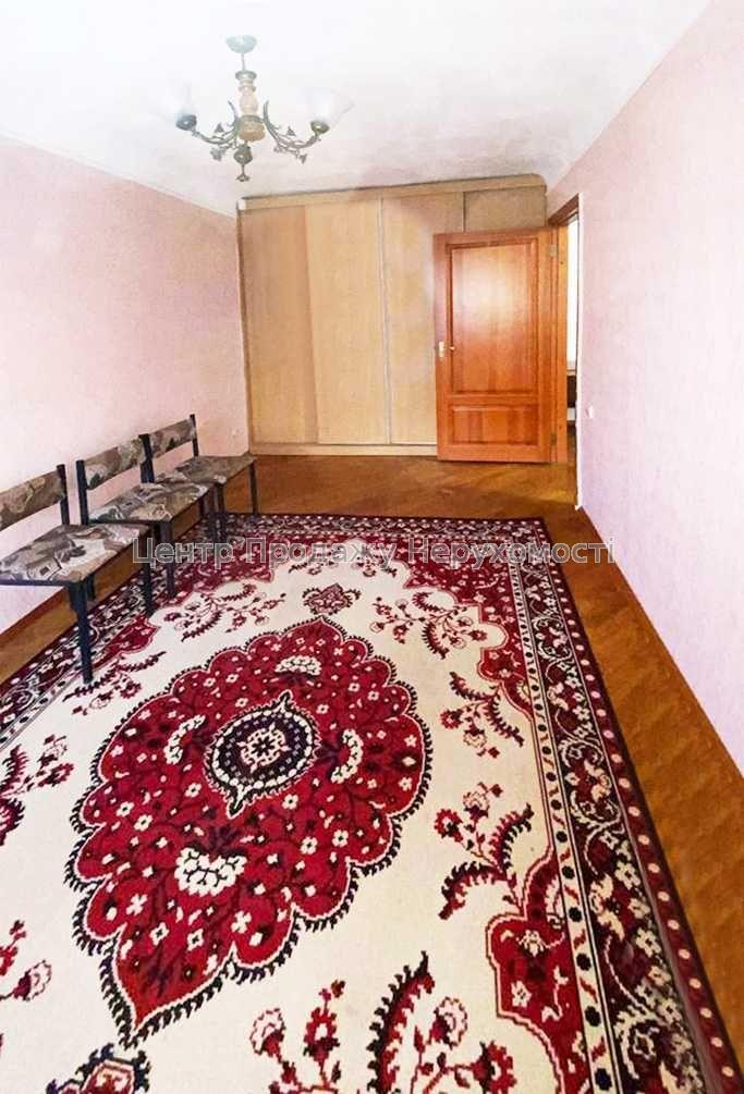 Фото 2к. Тобольска, метро Ботанічний сад7