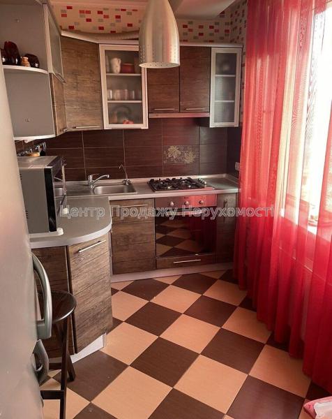 Продам 3-комнатную квартиру в новостройке