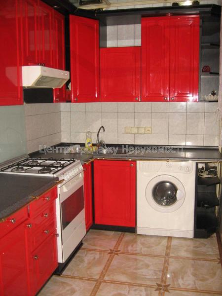 Продам 4-кімнатну квартиру