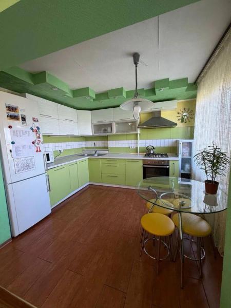 Продам 3-кімнатну квартиру