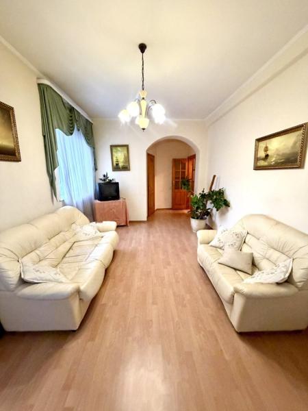 Продам 2-кімнатну квартиру