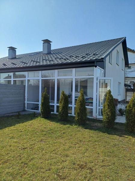 Продам 2-поверховий будинок