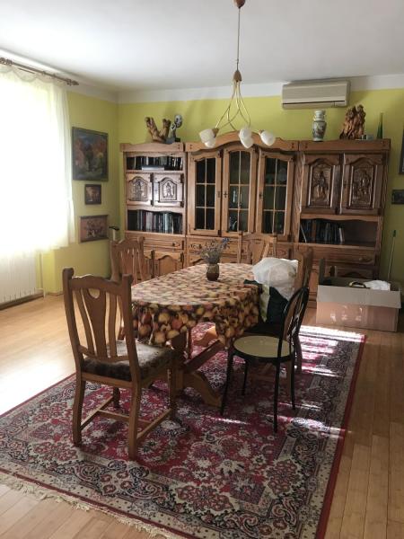 Продам 2-поверховий будинок