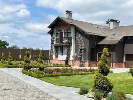 Продам 2-поверховий будинок