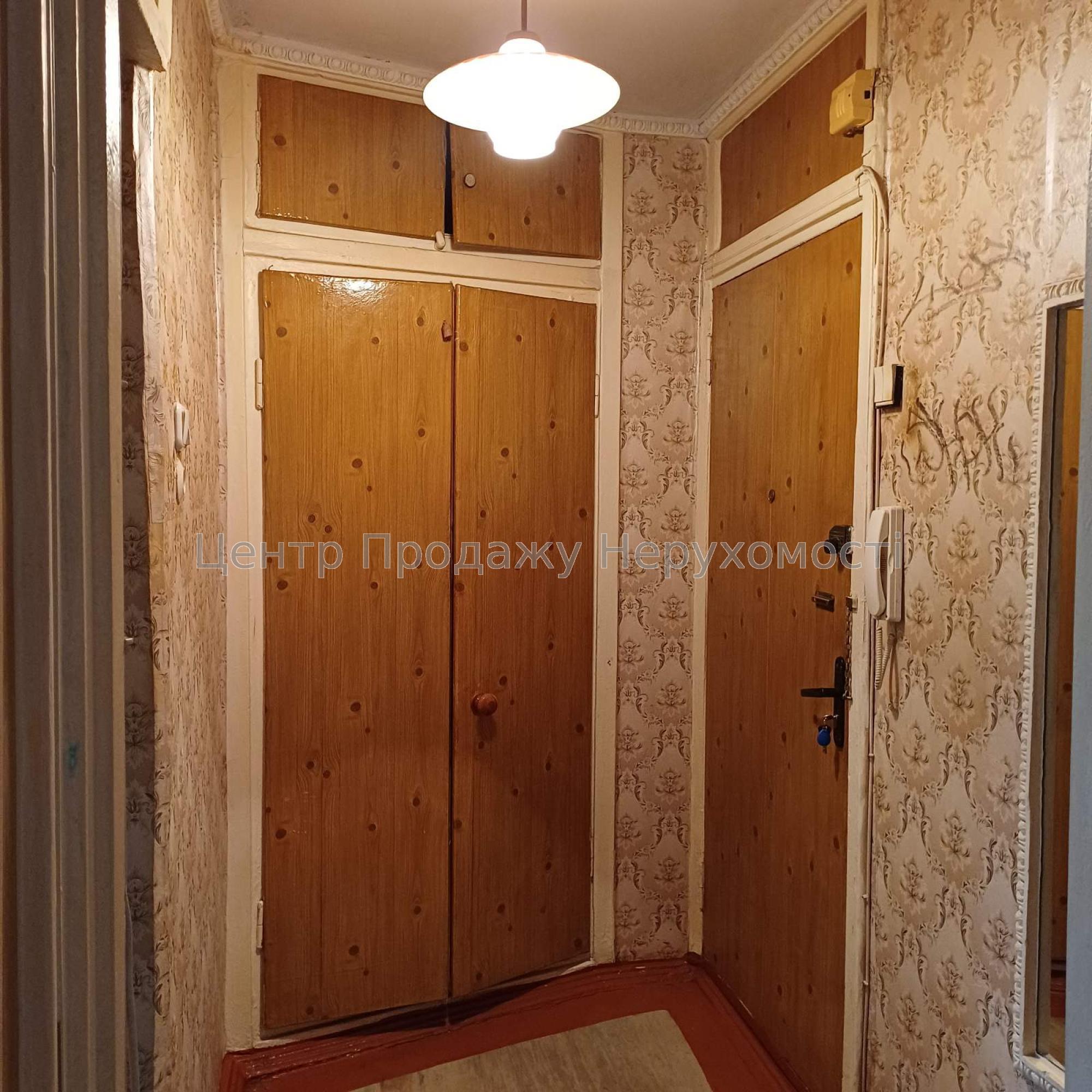 Фото R8 Продам 1к квартиру біля метро Спортивна2