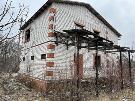 Продам 2-поверховий будинок