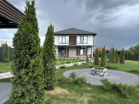 Продам 2-поверховий будинок