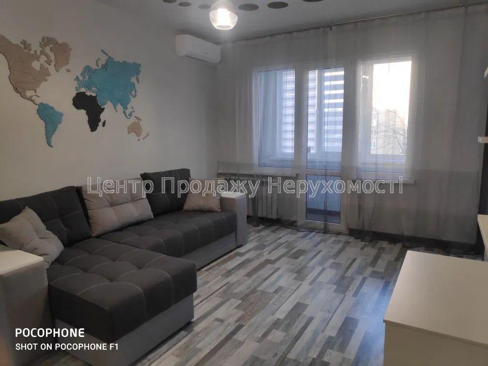 Фото R8 Продам 1 к квартиру з ремонтом в районі ст.метро Спортивна1
