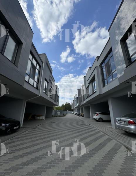 Продам 3-этажный таунхаус, КГ Ecovillage