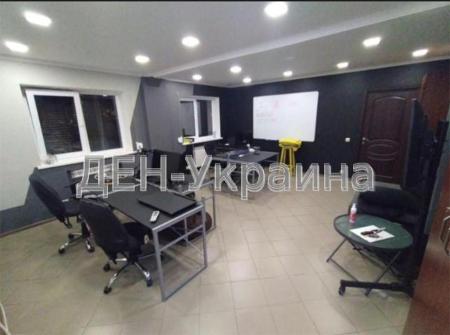 Продам офіс в офісному центрі