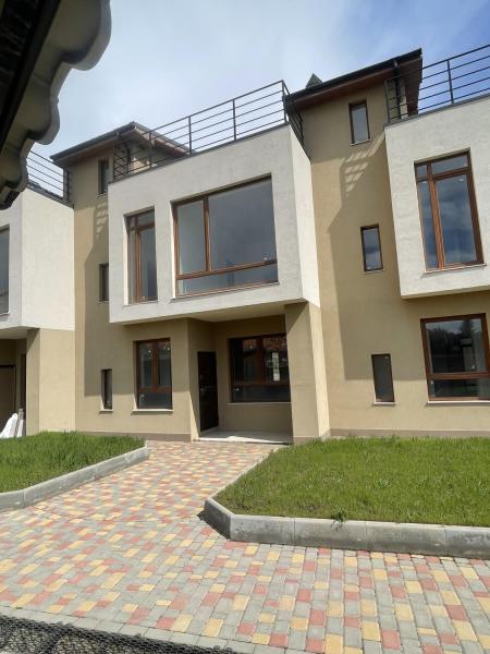 Продам 3-поверховий таунхаус