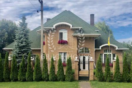 Продам 2-поверховий будинок