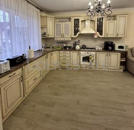 Продам 2-поверховий будинок