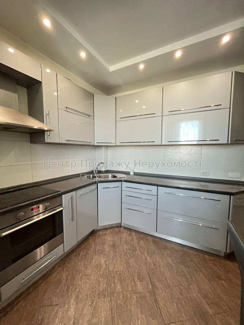 Фото Сучасна стильна квартира в закритому ЖК3