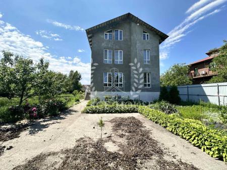 Продам 2-поверховий будинок