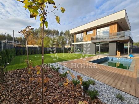 Продам 2-поверховий будинок