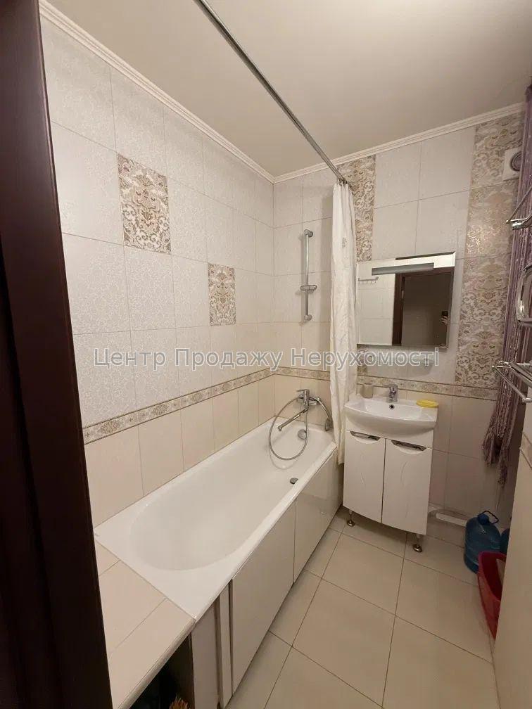 Фото Продається 3-кімнатна квартира в Харкові. Салтівка8