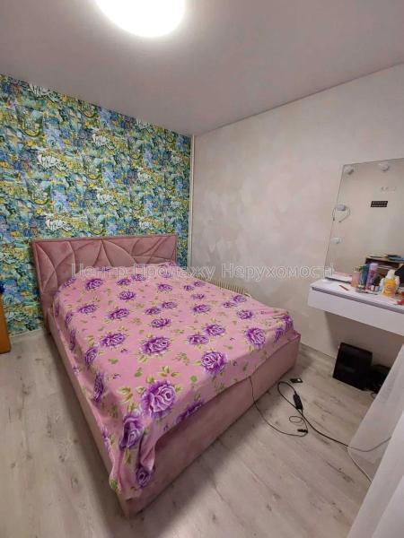 Продам 4-кімнатну квартиру