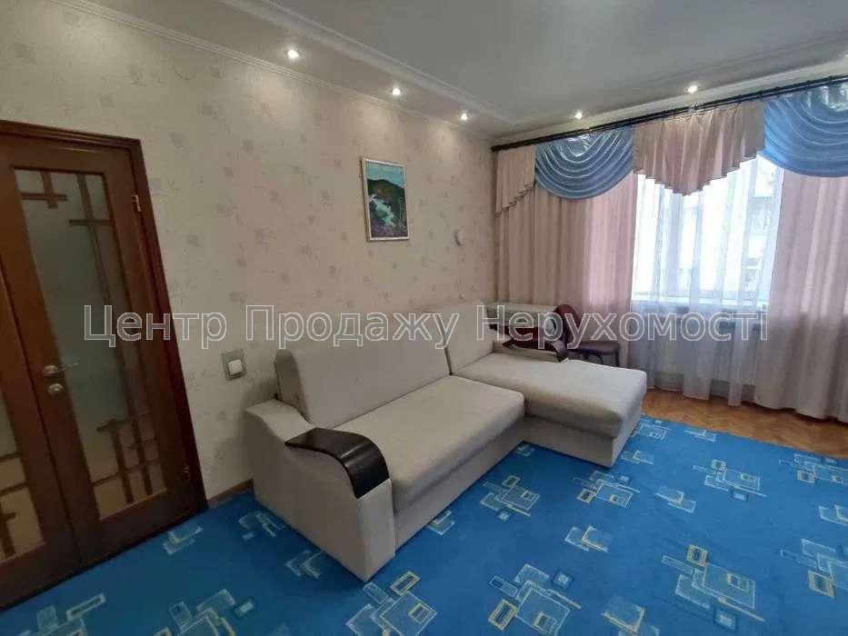 Фото Продам 3 к квартиру у центрі міста, з ремонтом, G 88