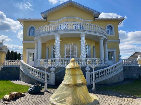 Продам 2-поверховий будинок