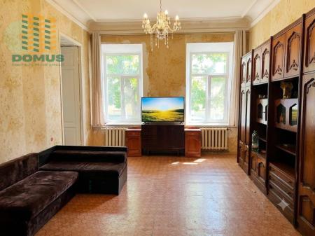 Продам 4-кімнатну квартиру