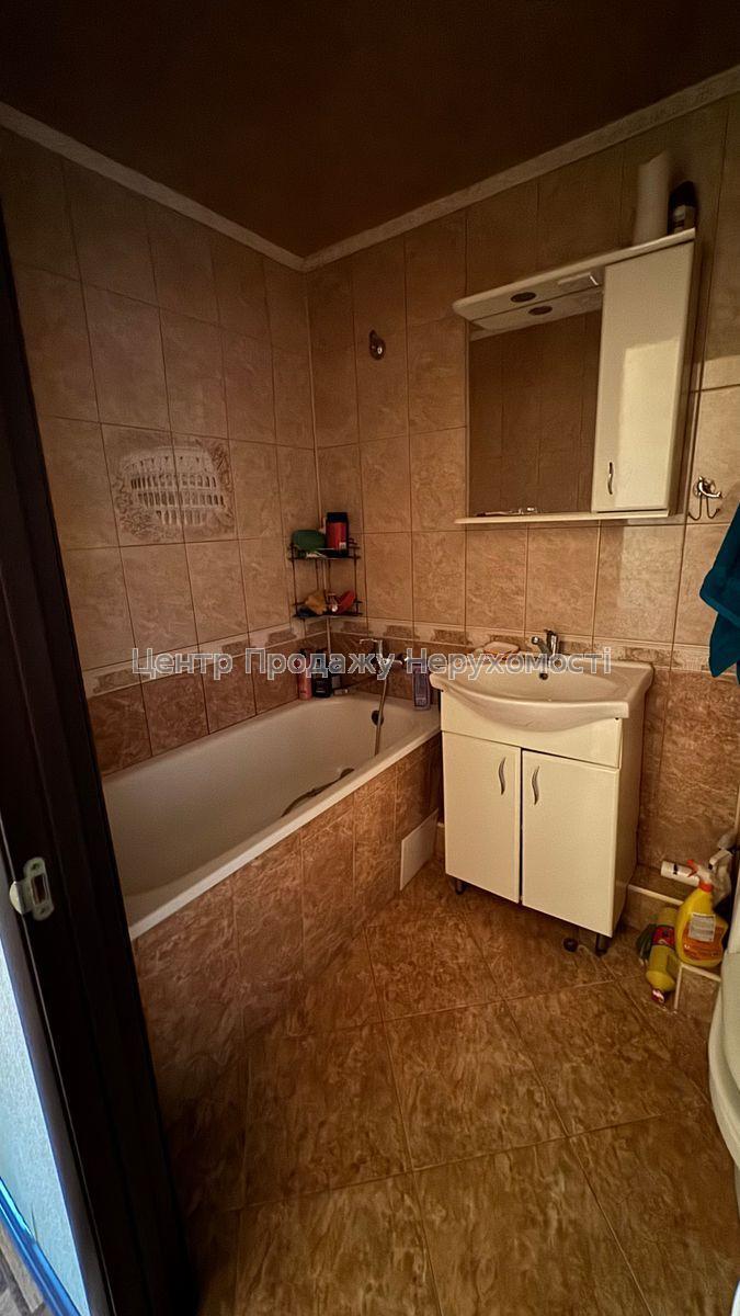Фото Продам простору 2-кімнатну картиру16
