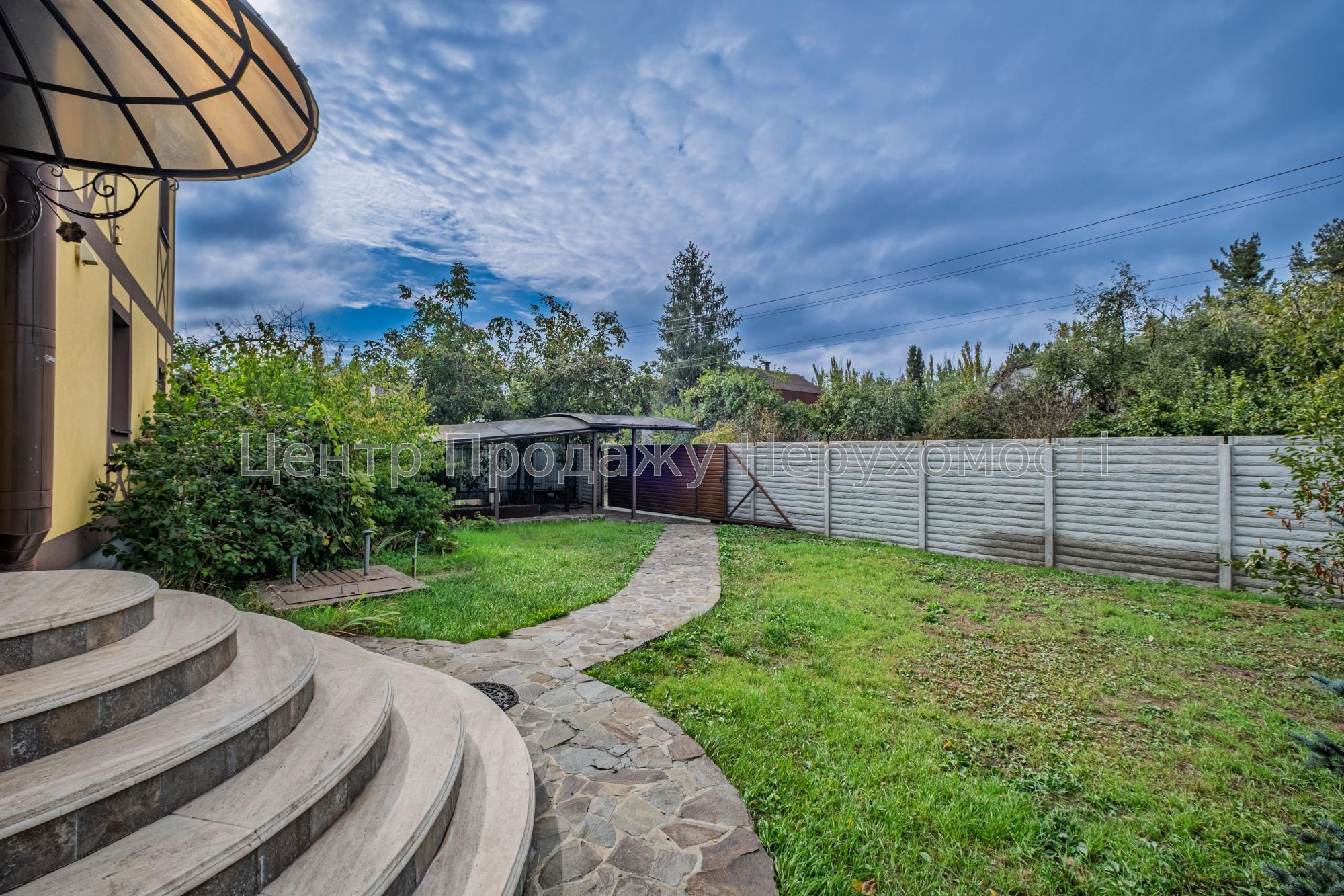 Фото Продам Будинок, який працює без світла2