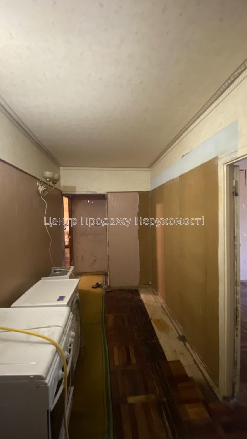 Фото Продам 3-кімнатну квартиру покращеного планування, вул. Амосова10