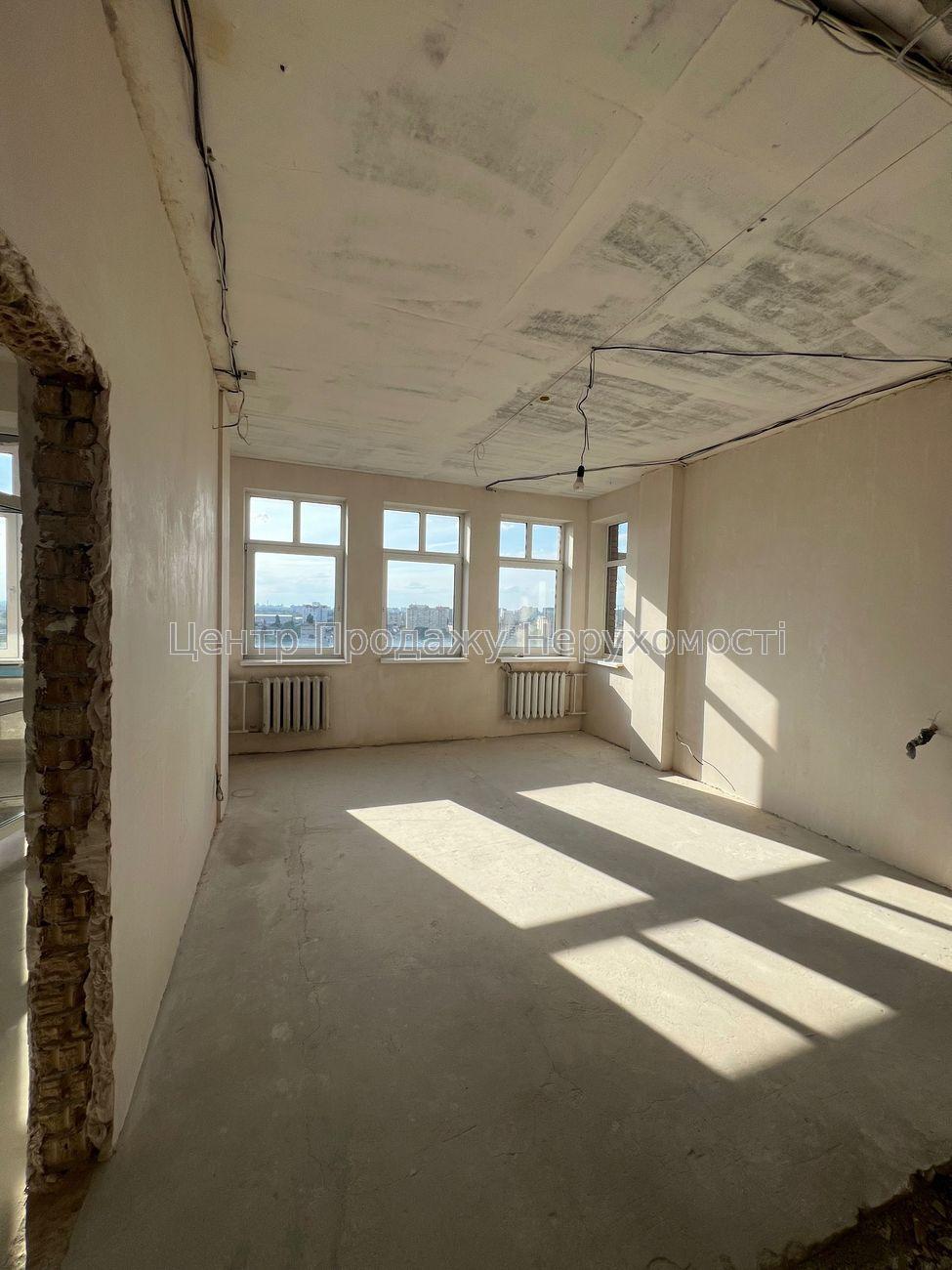 Фото Продаж квартири 3 кімн. 13/15 пов. 140 м², Київ2