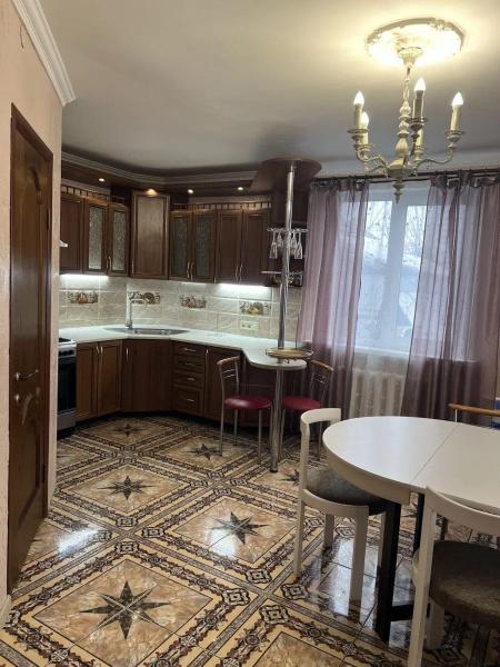 Здам 2-поверховий дачний будинок