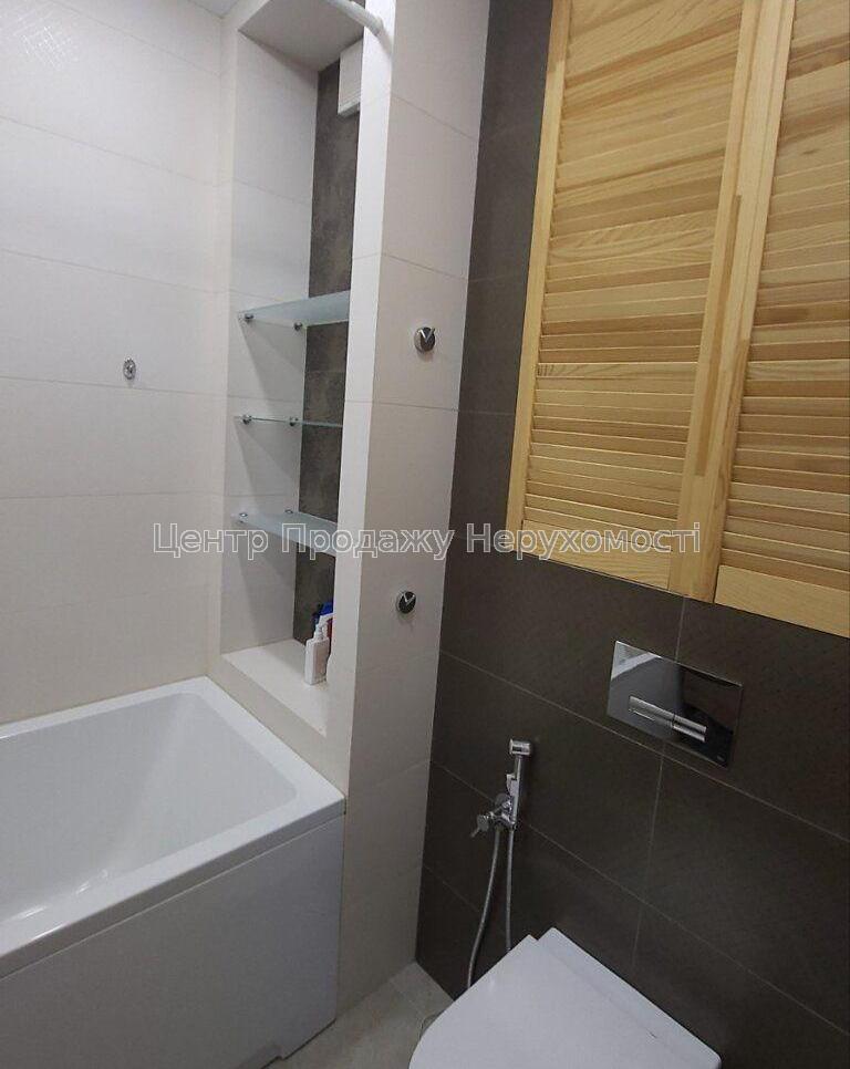 Фото Продаж 2к квартири 73.5 кв. м на вул. Мирослава Мисли 58А18