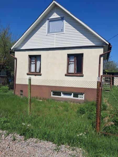 Продам 2-поверховий дачний будинок